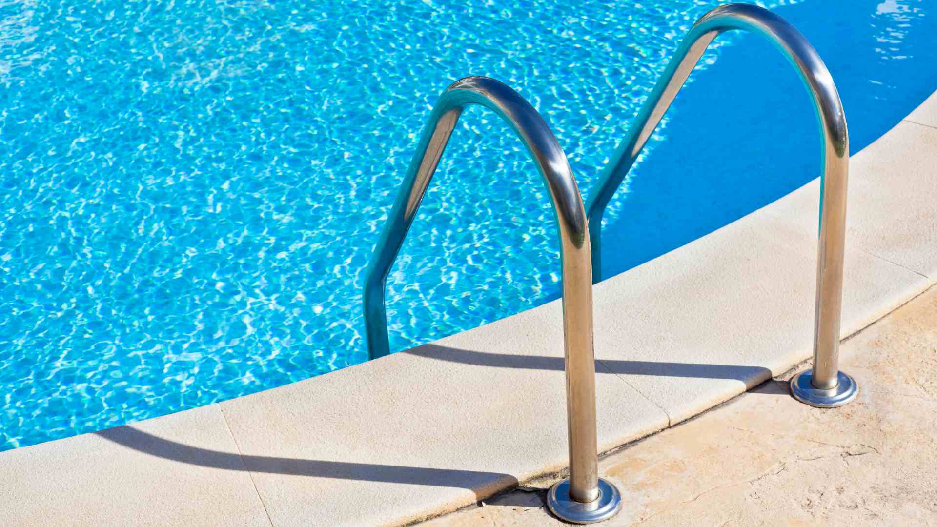 ¿Qué piscina de poliéster se ajusta más a tu espacio?